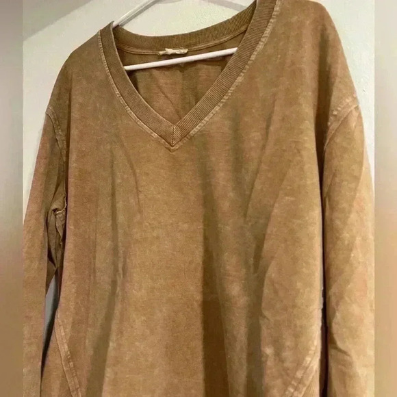 Mustard/golden distressed casual long sleeve size L v neck great condition - Picture 2 of 4